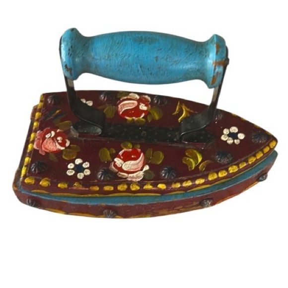 Vintage Decorative Iron with Floral Design - Picture 2 of 5